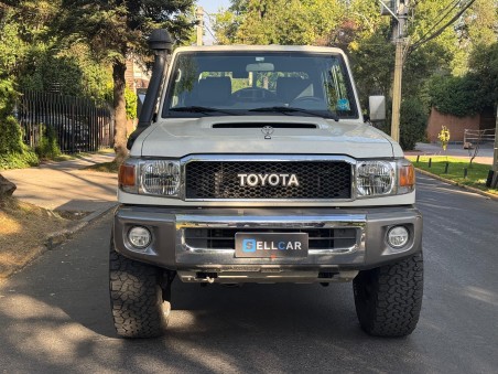 TOYOTA LANDCRUISER SERIE 79 2023