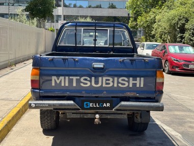 MITSUBISHI L200 2.4 BENCINERA 2002