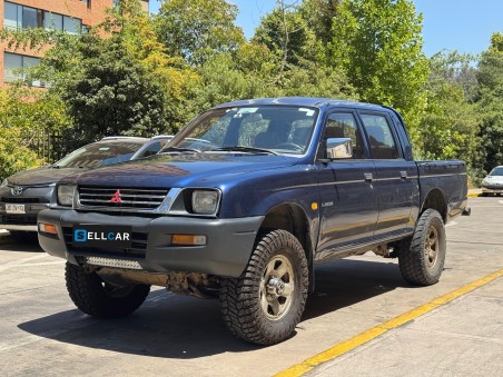 MITSUBISHI L200 2.4 BENCINERA 2002