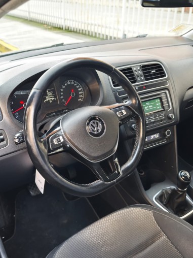 VOLKSWAGEN POLO HIGHLINE 1.6 2016