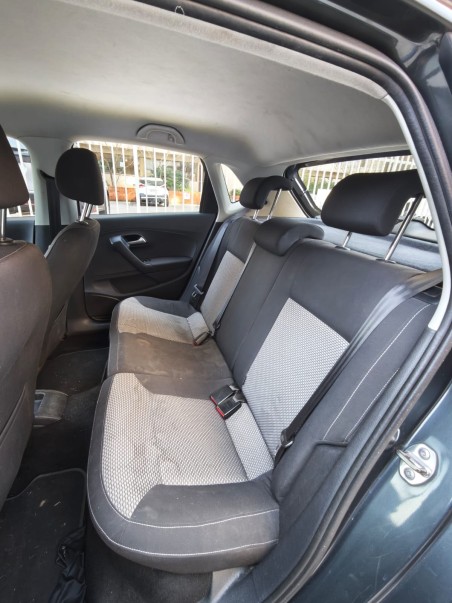 VOLKSWAGEN POLO HIGHLINE 1.6 2016