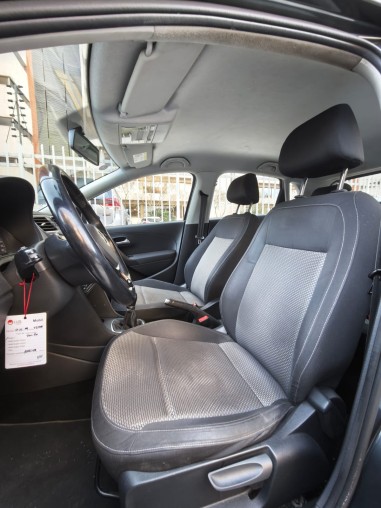 VOLKSWAGEN POLO HIGHLINE 1.6 2016