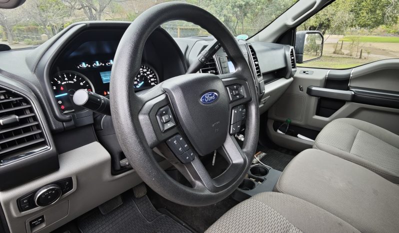 
								FORD F150 XLT 3.3 4X4 2019 full									